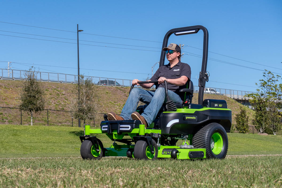 Greenworks Maximus Z 60V zero-turn