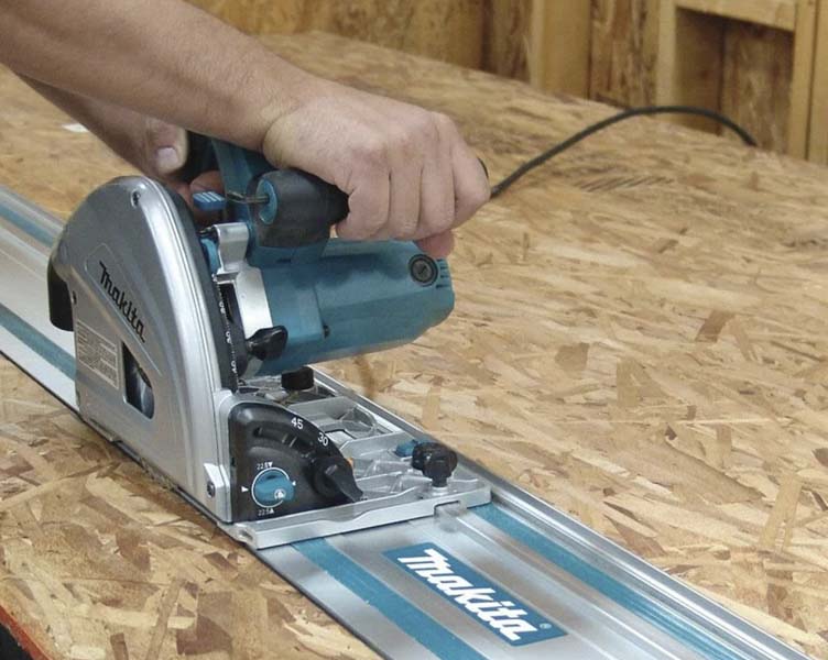 Makita 6-1/2" Plunge Circular Saw Kit SP6000J1