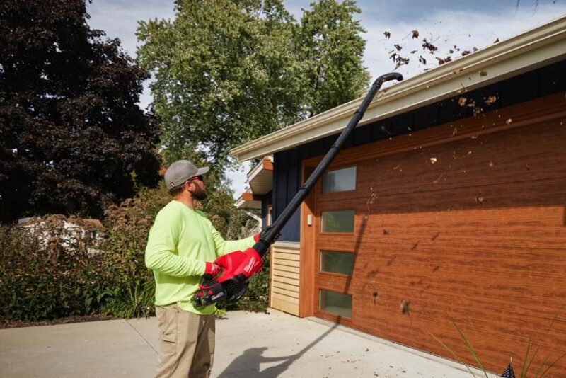 Milwaukee 3017 with Gutter Blower