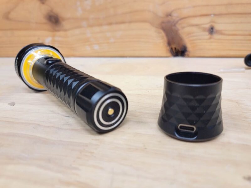 Charging dock and magnetic base