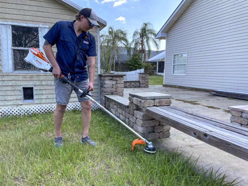 Best Battery-Powered String Trimmer for Professional Use
Stihl FSA 135 R